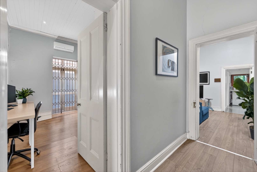 2 Bedroom Property for Sale in Oranjezicht Western Cape